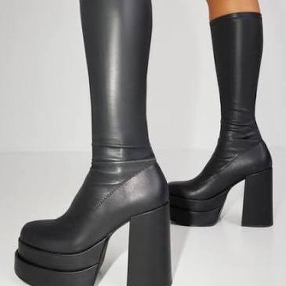 Steve Madden Shoes - Steve Madden “Cypruss” Black Chunky Platform Boots